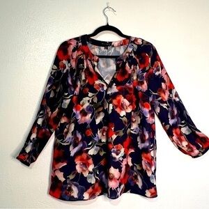 Willi Smith navy/red floral v-necked, long-sleeved blouse. Sz S. NWOT.